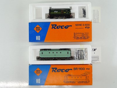 Lot 245 - A pair of ROCO HO Gauge Dutch outline...