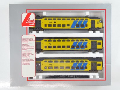 Lot 248 - A LIMA HO Gauge Dutch outline 3 car double...