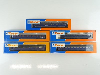 Lot 253 - A group of ROCO HO Gauge Dutch outline express...