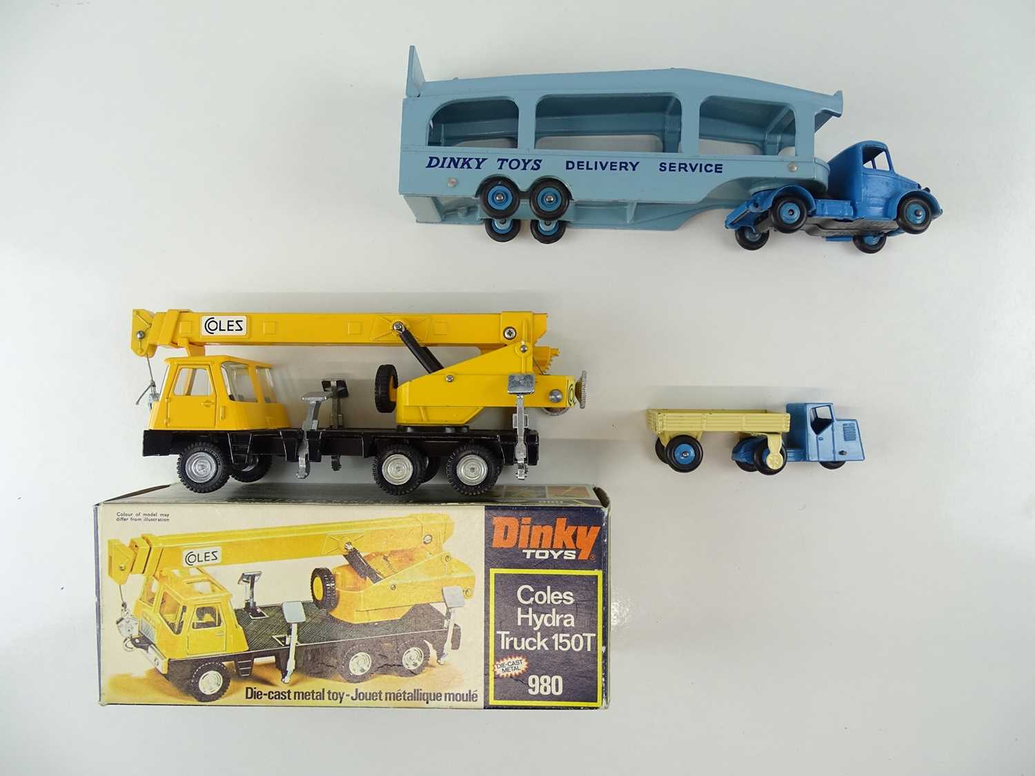 Lot 30 - A group of boxed and unboxed DINKY lorries to...