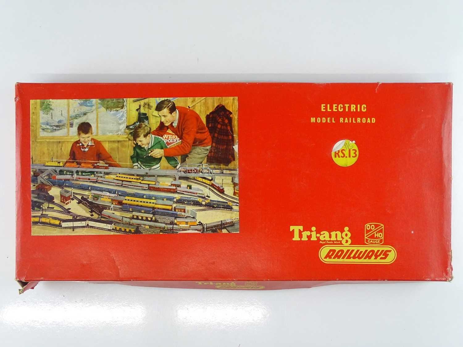 Lot 280 - A OO Gauge TRI-ANG RS13 Transcontinental...