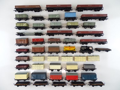 Lot 350 - A large group of OO Gauge unboxed wagons by...