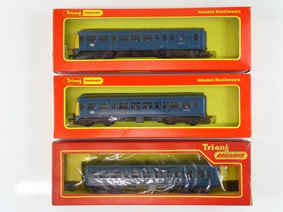 Lot 376 - A TRI-ANG HORNBY OO Gauge 3-car diesel railcar...