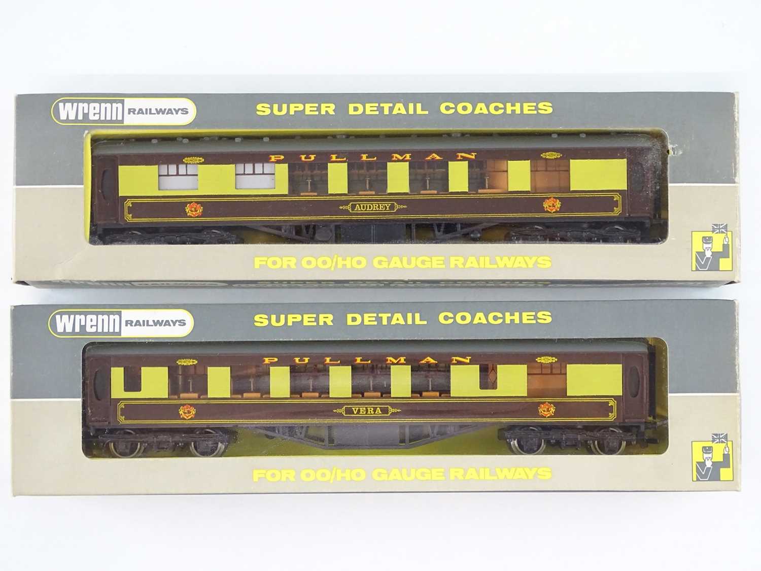 Lot 379 - A pair of WRENN OO Gauge Pullman coaches...