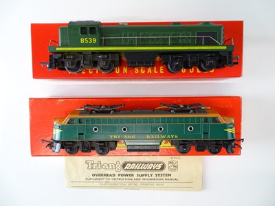 Lot 382 - A pair of TRI-ANG Transcontinental OO Gauge...