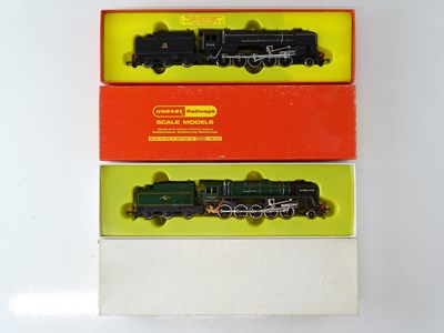 Lot 395 - A pair of HORNBY OO Gauge Class 9F steam...