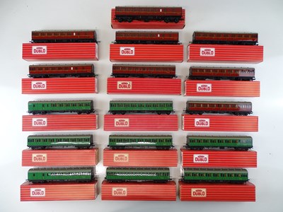 Lot 406 - A group of HORNBY DUBLO OO Gauge suburban...