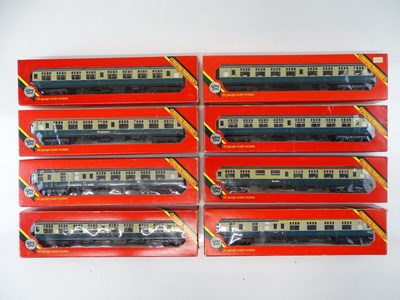 Lot 409 - A group of HORNBY OO Gauge Mk1 coaches in BR...