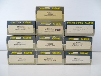 Lot 425 - A mixed group of WRENN OO gauge wagons - VG in...