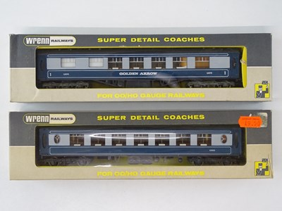 Lot 430 - A pair of WRENN OO gauge Pullman coaches in...