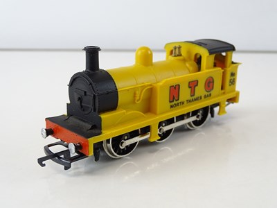 Lot 435 - A WRENN OO Gauge W2202 R1 class steam tank...