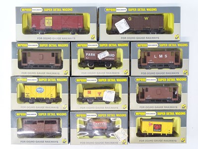 Lot 441 - A mixed group of WRENN OO gauge wagons - VG in...