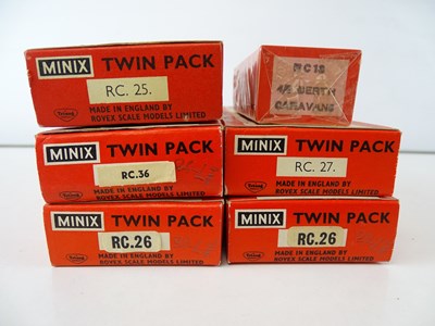 Lot 453 - A group of TRI-ANG MINIX OO Gauge cars to...