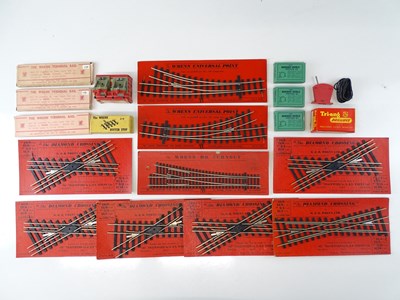 Lot 457 - A group of WRENN and HORNBY DUBLO OO Gauge...