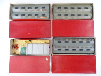 Lot 466 - A group of HORNBY DUBLO plastic kits...