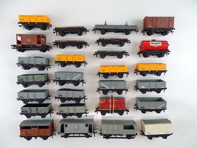 Lot 468 - A group of unboxed OO Gauge HORNBY DUBLO...