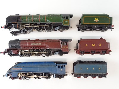 Lot 469 - A group of HORNBY DUBLO OO Gauge 3-rail steam...