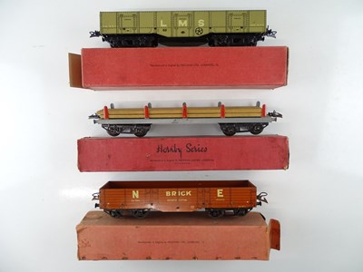 Lot 516 - A group of HORNBY SERIES O Gauge pre-war bogie...