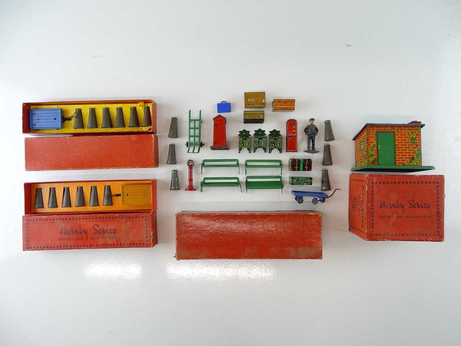 Lot 524 - A group of HORNBY SERIES O Gauge pre-war...