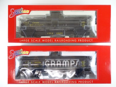 Lot 563 - A pair of SPECTRUM American outline G scale...