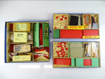 Lot 98 - A selection of BAYKO sets comprising a number...