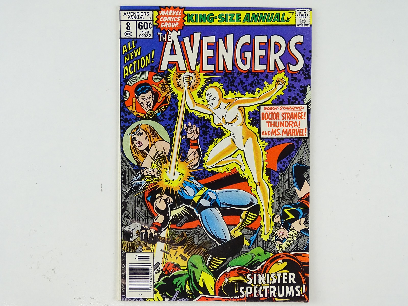 Lot 190 - AVENGERS ANNUAL #8 (1978 - MARVEL) - Ms.